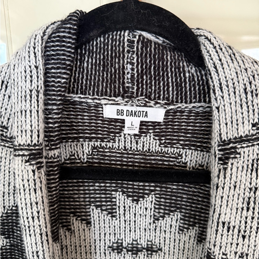 BB Dakota Black & Gray Aztec Pattern Knit Cardigan Sweater w/ Fringe Detail - S - Picture 3 of 5
